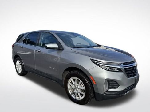 Used 2023 Chevrolet Equinox LT image 3