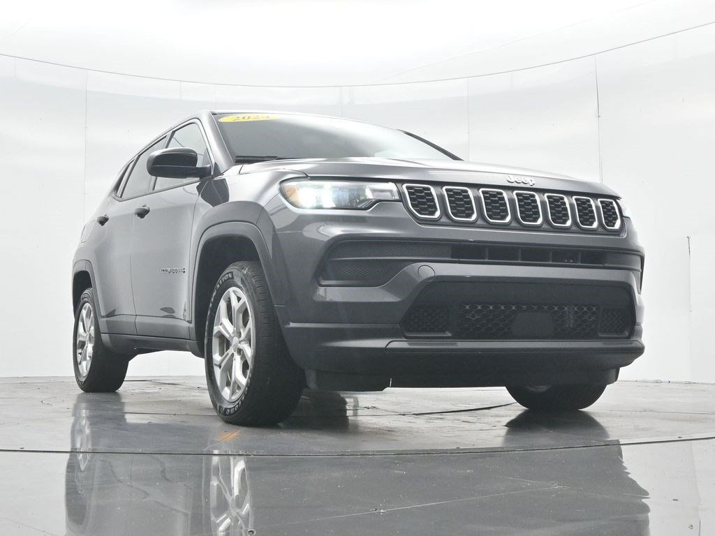 Used 2024 Jeep Compass Sport AWD/4WD image 41