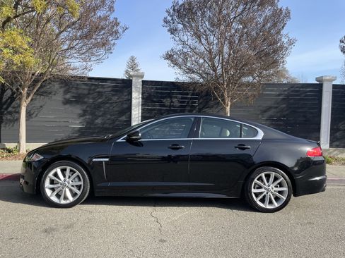 Used 2012 Jaguar XF Portfolio RWD image 1