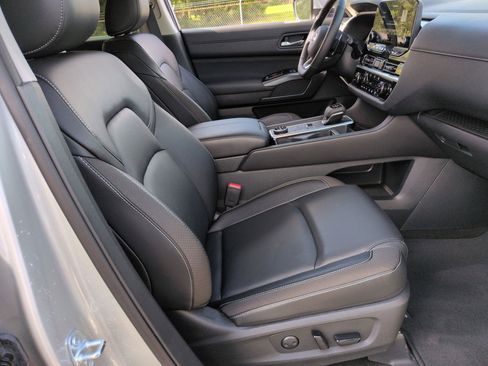 Certified 2025 Nissan Pathfinder SL AWD/4WD image 35