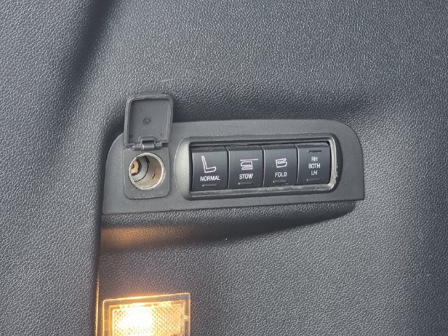 Used 2018 Ford Explorer Platinum AWD/4WD image 35