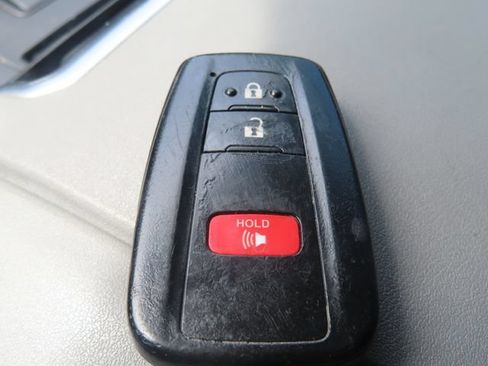 Used 2021 Toyota Highlander L FWD image 35