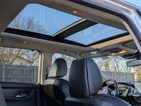 Used 2022 Nissan Rogue SL w/ SL Premium Package image 22