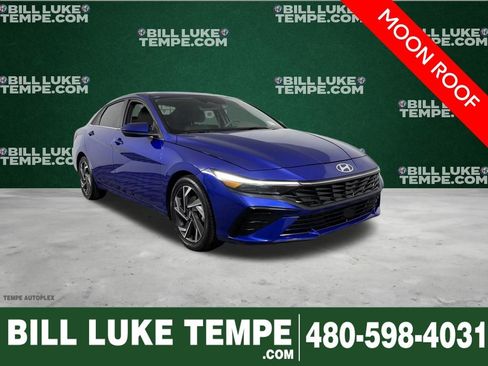 Used 2025 Hyundai Elantra SEL image 1