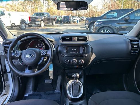Used 2017 Kia Soul image 18