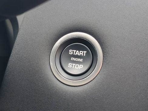 Used 2025 Land Rover Discovery Sport S image 31