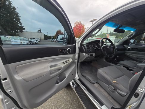 Used 2011 Toyota Tacoma 4x4 Double Cab w/ TRD Sport Pkg w/JBL Audio image 20
