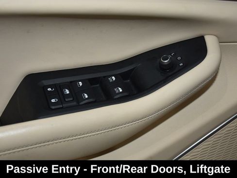 Used 2023 Jeep Grand Cherokee L Limited w/ Luxury Tech Group II AWD/4WD image 23