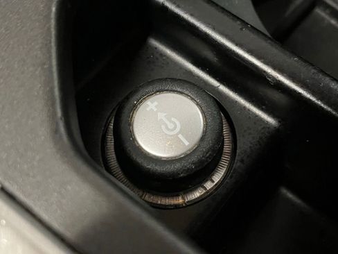 Used 2015 Land Rover Range Rover Evoque Pure Plus image 13