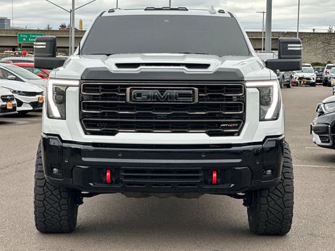 Used 2026 GMC Sierra 2500 AT4X image 9