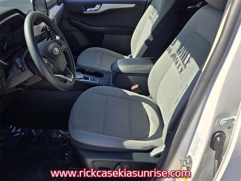 Used 2020 Ford Escape SE image 11