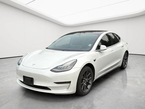 Used 2018 Tesla Model 3 Long Range RWD image 3