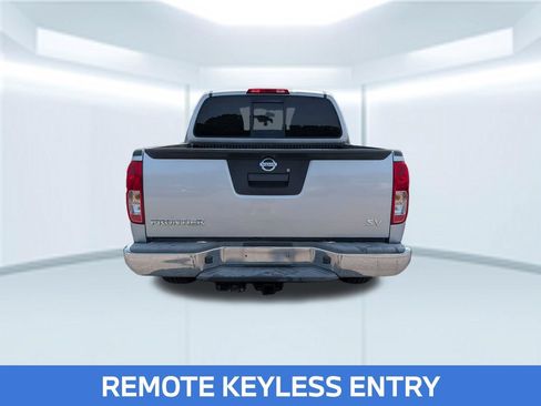 Used 2017 Nissan Frontier SV RWD image 5