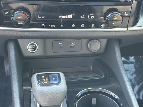 Used 2021 Nissan Rogue SV w/ Premium Package image 29