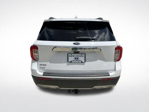 Used 2020 Ford Explorer XLT w/ Equipment Group 202A RWD image 6
