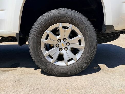 Used 2019 Chevrolet Colorado LT w/ LT Convenience Package AWD/4WD image 7