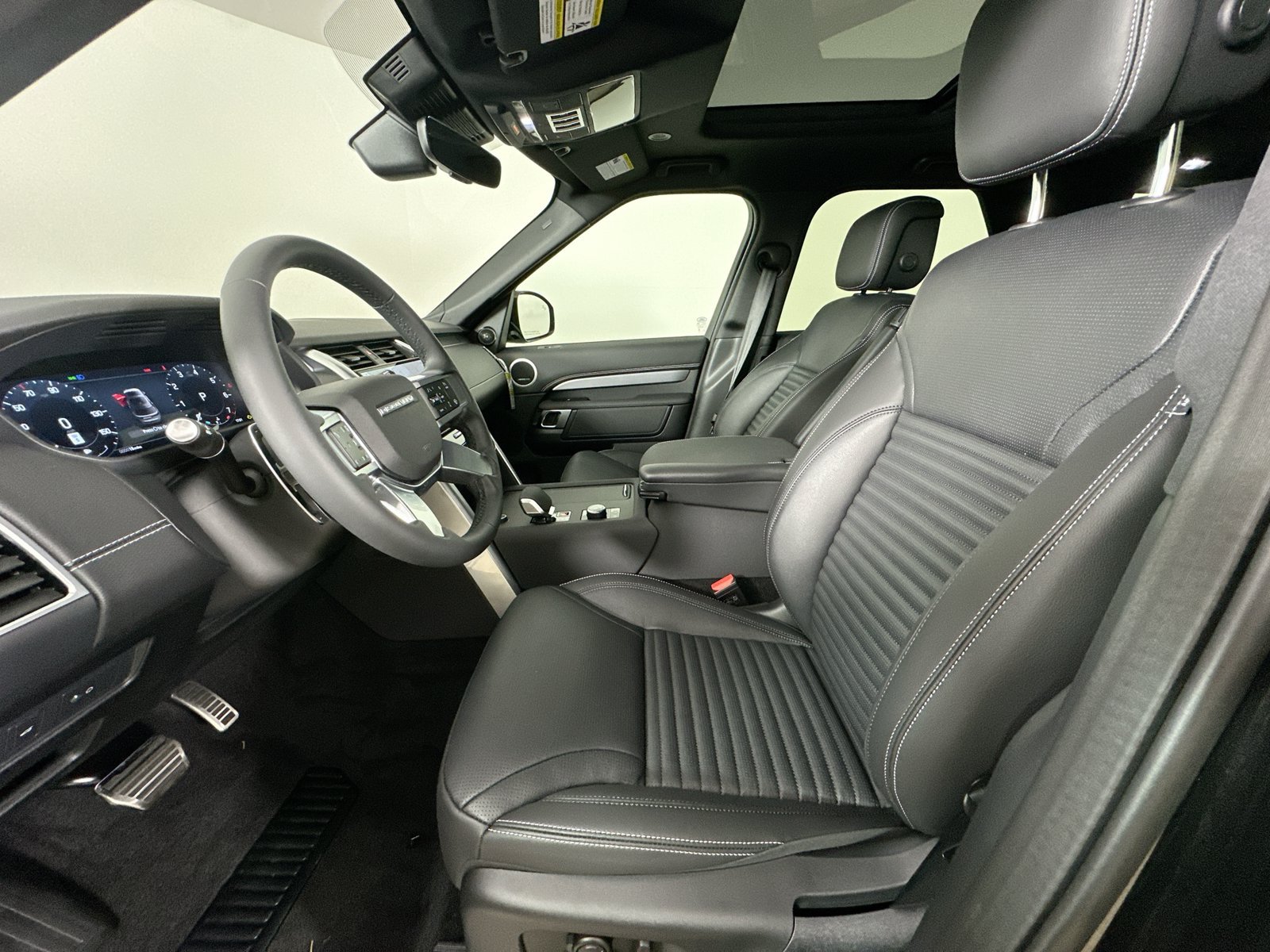 New 2026 Land Rover Discovery Limited Edition AWD/4WD image 35
