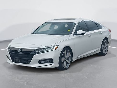 Used 2020 Honda Accord Touring image 1