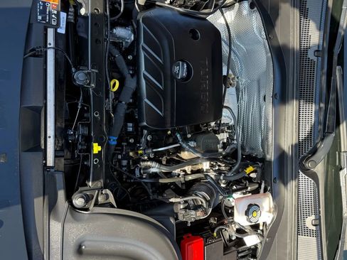 Used 2023 Chevrolet TrailBlazer RS image 32