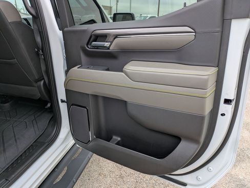 Used 2024 Chevrolet Silverado 1500 ZR2 w/ Technology Package AWD/4WD image 25