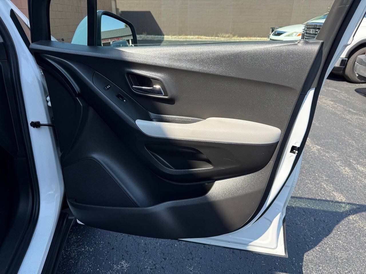 Used 2020 Chevrolet Trax LS FWD image 22