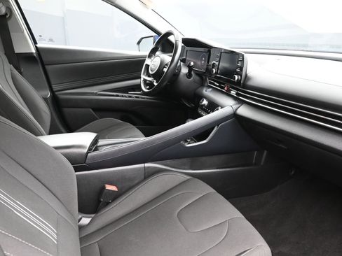 Used 2022 Hyundai Elantra SEL w/ Convenience Package image 25