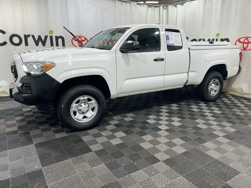 Used 2022 Toyota Tacoma SR AWD/4WD image 4