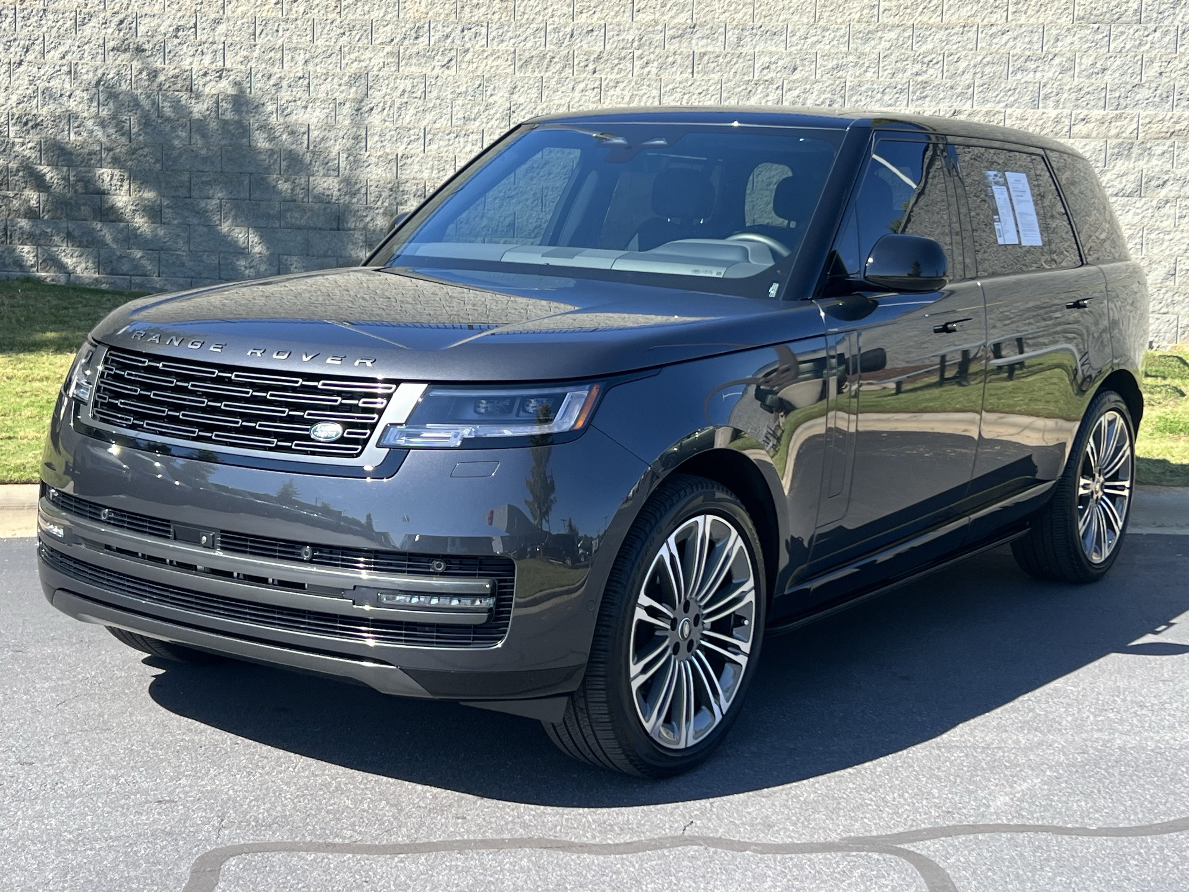 Certified 2024 Land Rover Range Rover Long Wheelbase SE AWD/4WD image 4