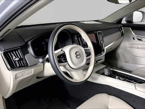 Used 2025 Volvo V90 B6 Cross Country Plus w/ Protection Package Premier AWD/4WD image 14