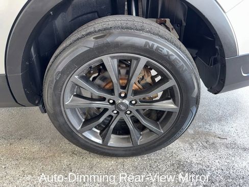 Used 2018 Ford Explorer XLT w/ XLT Appearance Package AWD/4WD image 23