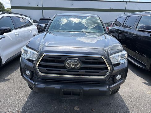 Used 2019 Toyota Tacoma SR5 AWD/4WD image 3