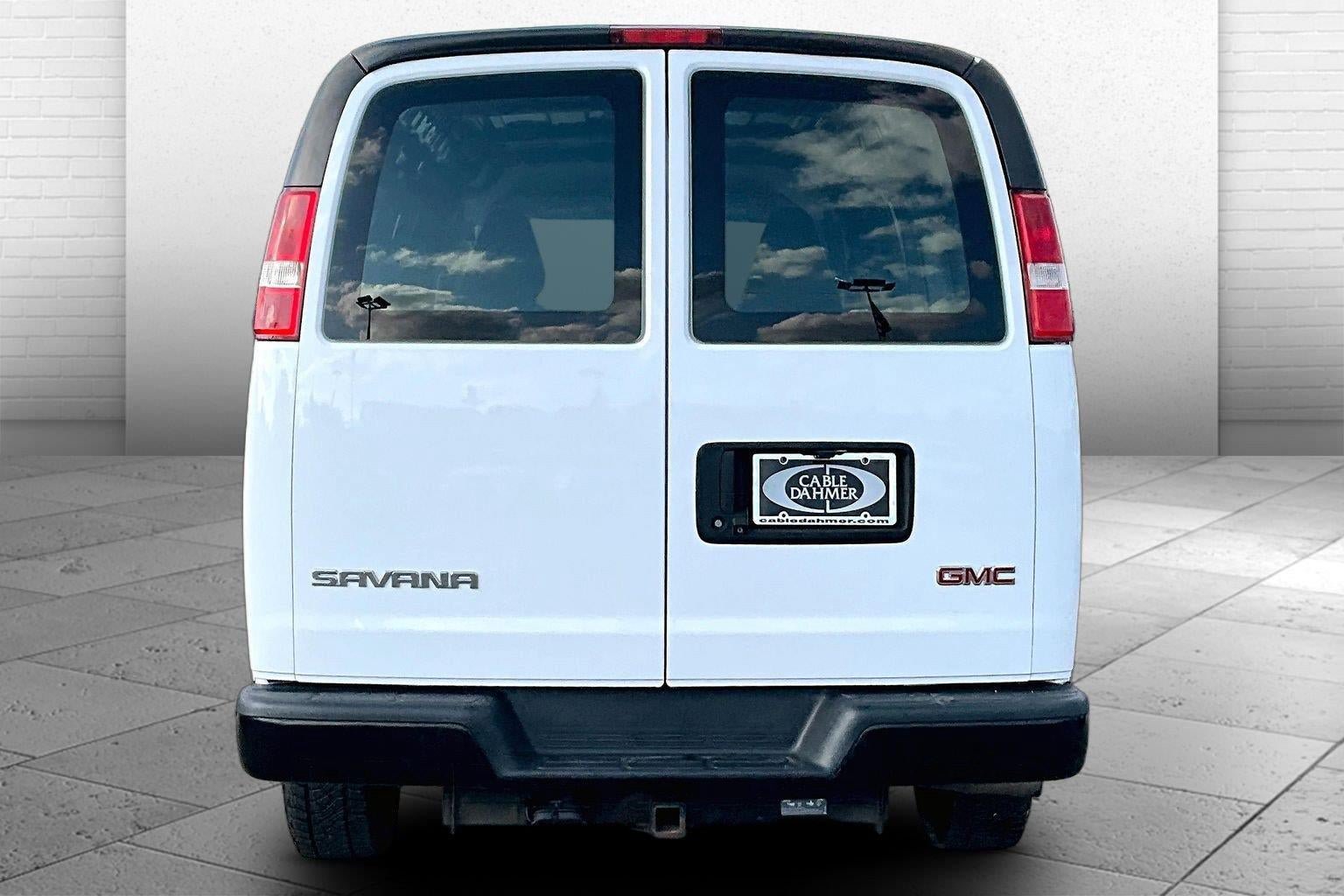Used 2020 GMC Savana 2500 w/ Driver Convenience Package RWD image 3