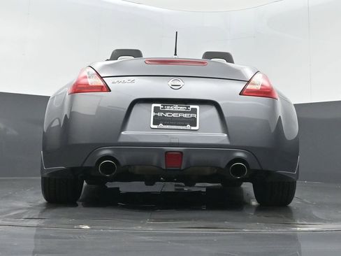 Used 2016 Nissan 370Z Roadster image 20