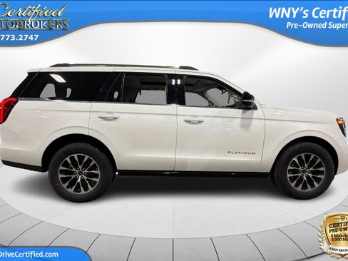 Used 2025 Ford Expedition Platinum AWD/4WD image 5