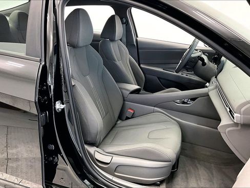 Used 2023 Hyundai Elantra SEL w/ Convenience Package FWD image 7