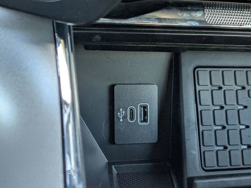 New 2025 Ford F150 Lariat w/ Equipment Group 502A High image 23