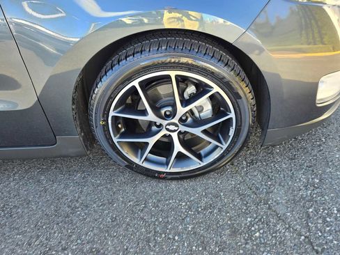 Used 2013 Chevrolet Volt Premium w/ Premium Trim Package image 9