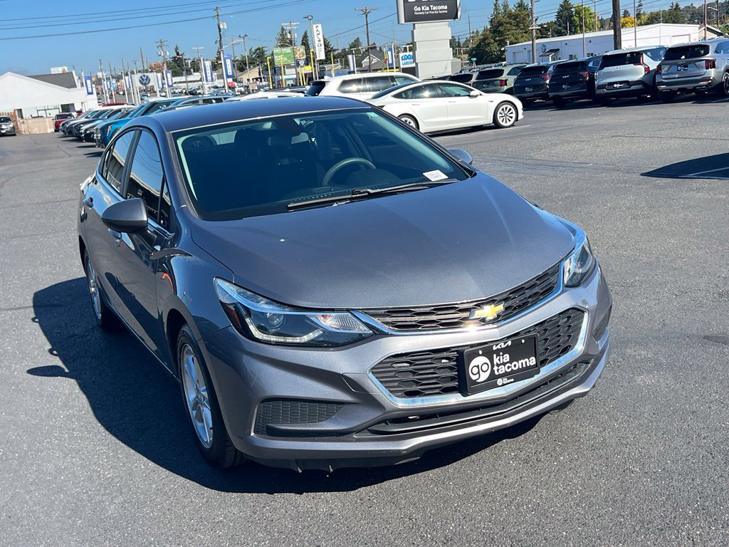 Used 2018 Chevrolet Cruze LT w/ Convenience Package FWD image 5