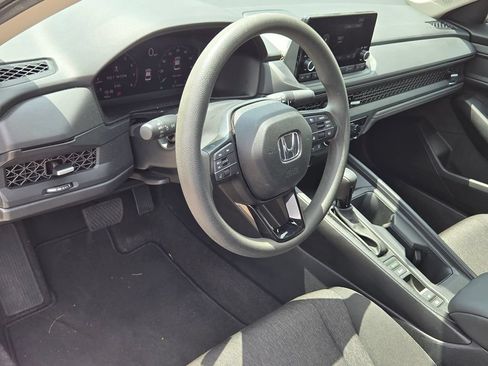 Used 2025 Honda Accord SE image 11