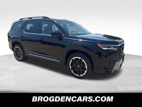 Used 2026 Honda Pilot Touring image 1
