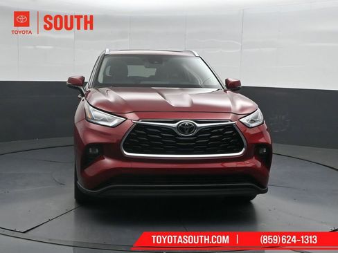 Used 2023 Toyota Highlander Limited AWD/4WD image 5