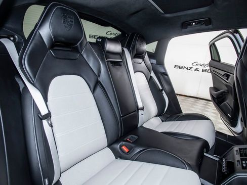 Used 2025 Porsche Panamera image 15