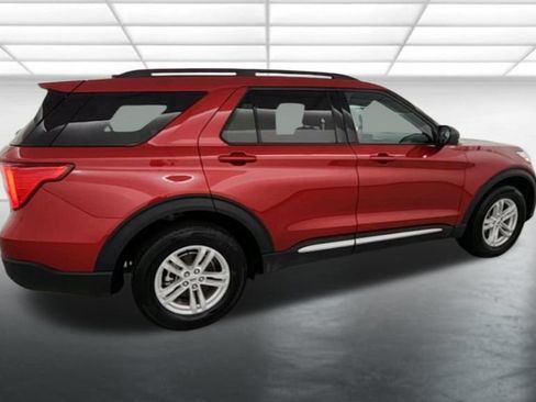Certified 2024 Ford Explorer XLT AWD/4WD image 9