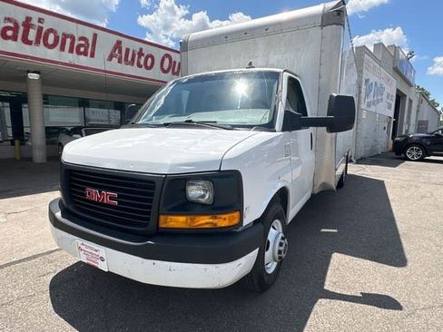 Used 2016 GMC Savana 3500 Extended image 2