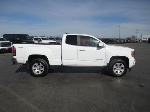 Used 2017 GMC Canyon SLE w/ SLE Convenience Package image 4