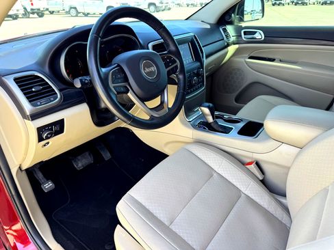 Used 2021 Jeep Grand Cherokee Laredo w/ Security & Convenience Group image 11