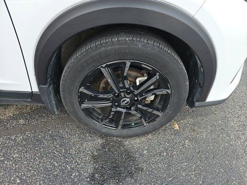 Used 2024 Nissan Kicks SR image 10