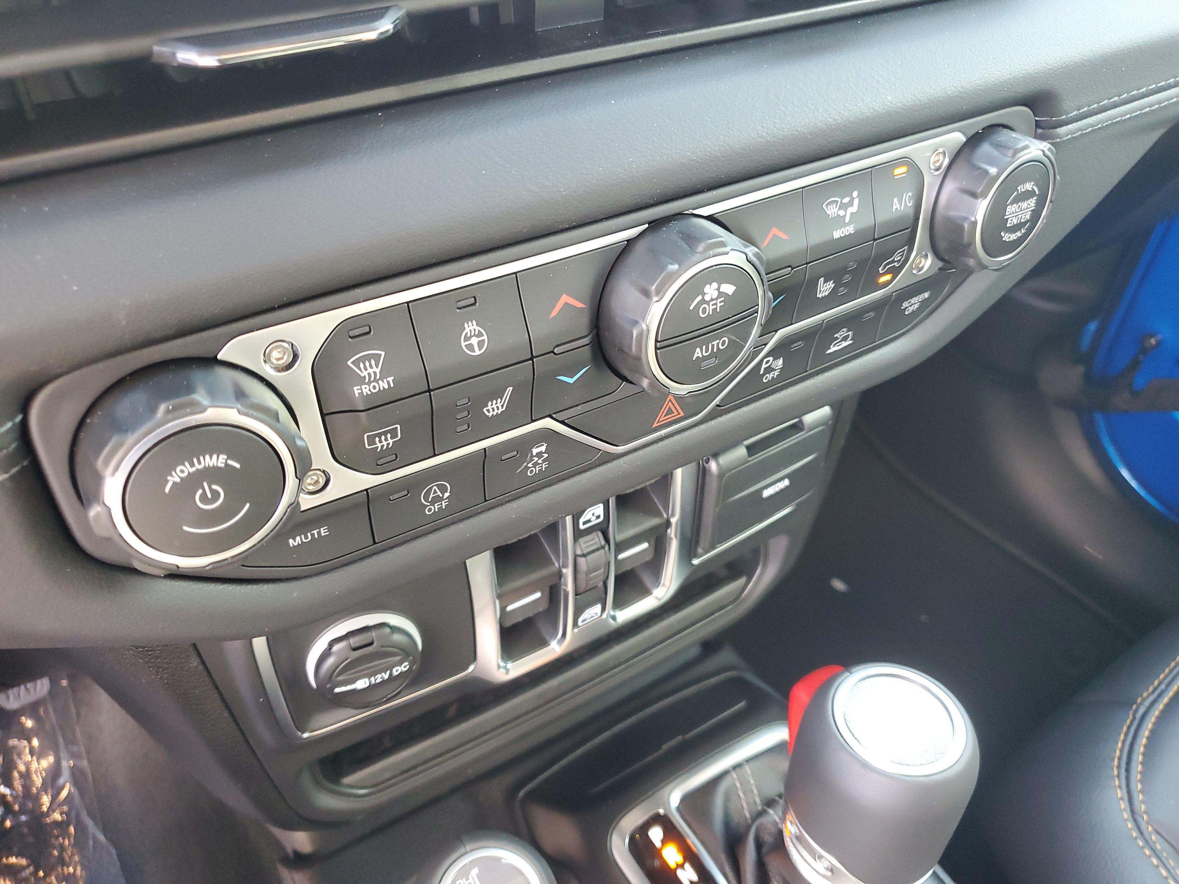 New 2027 Jeep Wrangler Unlimited Sahara AWD/4WD image 22