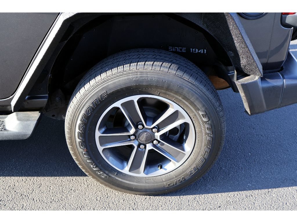 Used 2023 Jeep Wrangler Unlimited Sahara AWD/4WD image 17