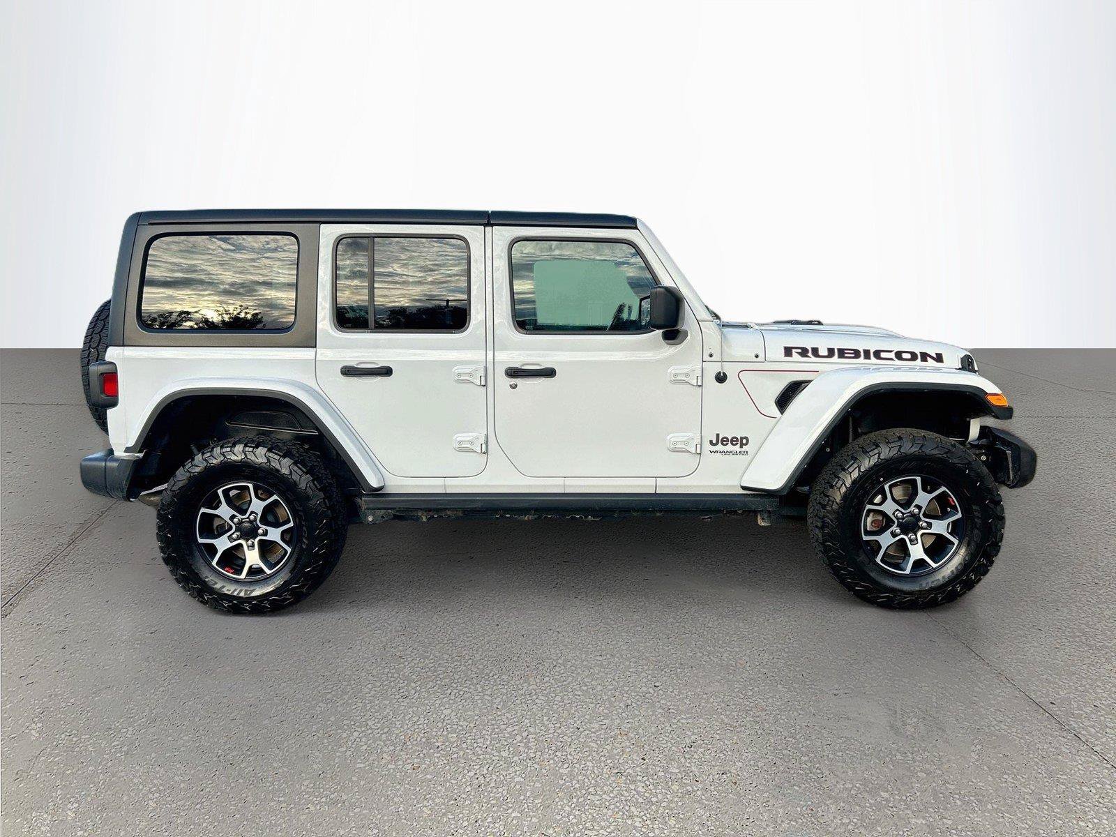 Used 2022 Jeep Wrangler Unlimited Rubicon w/ Dual Top Group AWD/4WD image 3